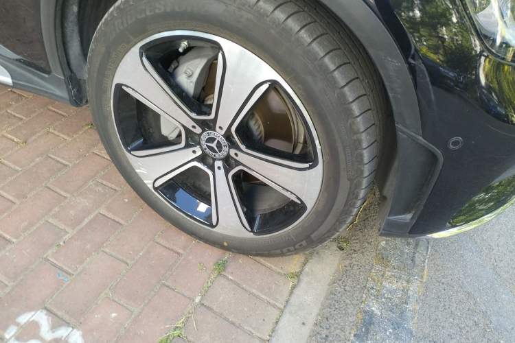 Used Mercedes-Benz GLC 2020 GLC 300 L 4MATIC Luxury Model Right Front Wheel Hub