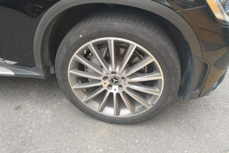 Used Mercedes-Benz GLC 2020 Facelifted GLC 300 L 4MATIC AMG-Line Right Front Wheel Hub