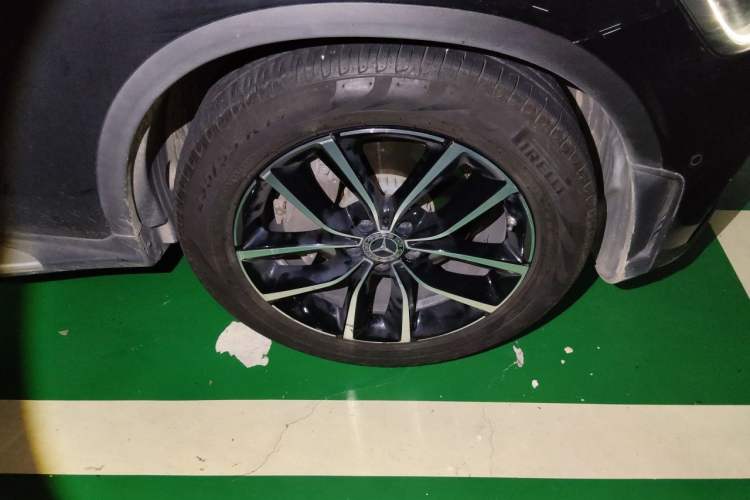 Used Mercedes-Benz GLC 2020 Facelift GLC 300 L 4MATIC Dynamic Edition Right Front Wheel Hub