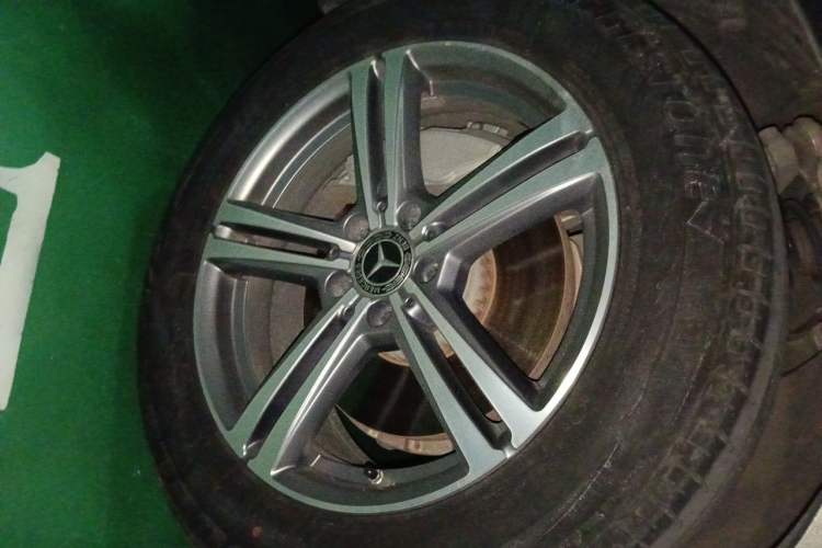 Used Mercedes-Benz GLC 2020 GLC 260 L 4MATIC Luxury Model Right Front Wheel Hub