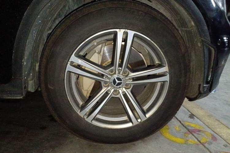 Used Mercedes-Benz GLC 2020 GLC 260 L 4MATIC Luxury Model Right Front Wheel Hub