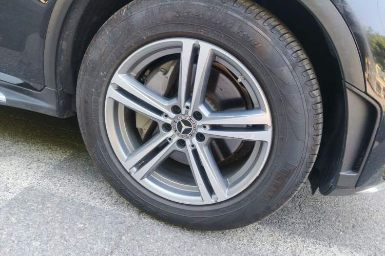 Used Mercedes-Benz GLC 2020 GLC 260 L 4MATIC Luxury Model Right Front Wheel Hub