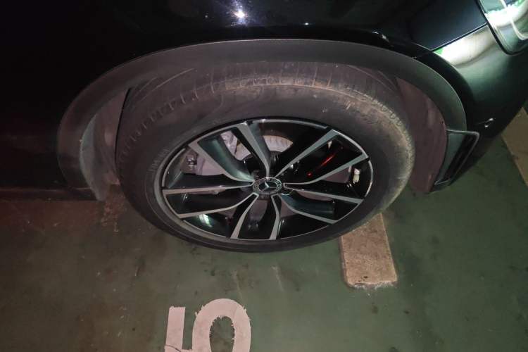 Used Mercedes-Benz GLC 2020 Facelift GLC 260 L 4MATIC Luxury Edition Right Front Wheel Hub