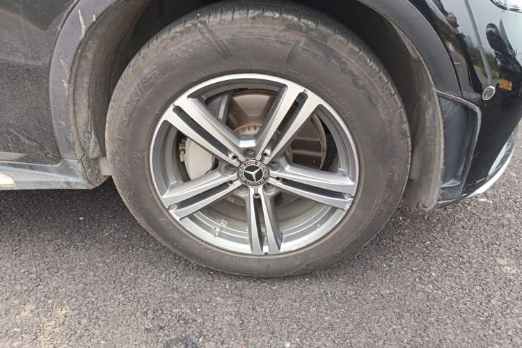 Used Mercedes-Benz GLC 2020 GLC 260 L 4MATIC Luxury Model Right Front Wheel Hub