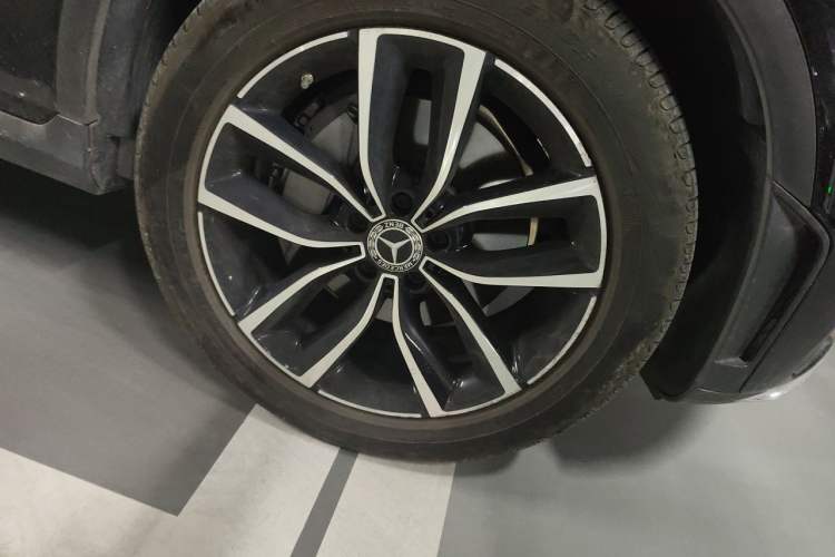 Used Mercedes-Benz GLC 2020 Facelift GLC 260 L 4MATIC Luxury Edition Right Front Wheel Hub