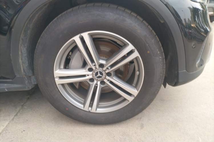 Used Mercedes-Benz GLC 2020 Facelifted GLC 260 L 4MATIC Dynamic Edition Right Front Wheel Hub