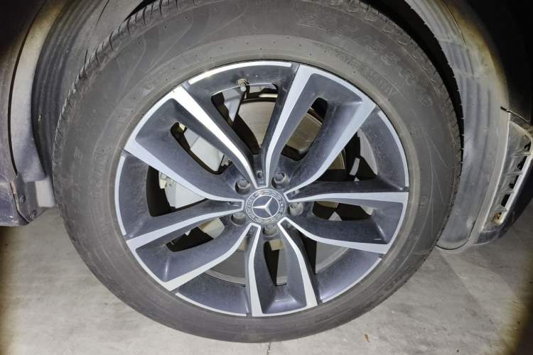Used Mercedes-Benz GLC 2020 GLC 300 L 4MATIC Dynamic Edition Right Front Wheel Hub