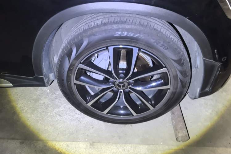 Used Mercedes-Benz GLC 2020 GLC 300 L 4MATIC Dynamic Edition Right Front Wheel Hub
