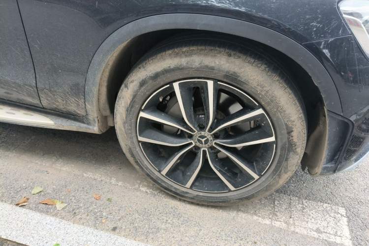 Used Mercedes-Benz GLC 2020 Facelift GLC 260 L 4MATIC Luxury Edition Right Front Wheel Hub