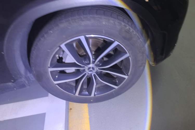 Used Mercedes-Benz GLC 2020 Facelift GLC 300 L 4MATIC Dynamic Edition Right Front Wheel Hub