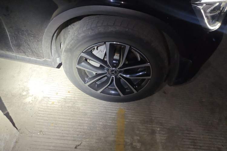 Used Mercedes-Benz GLC 2020 Facelift GLC 260 L 4MATIC Luxury Edition Right Front Wheel Hub
