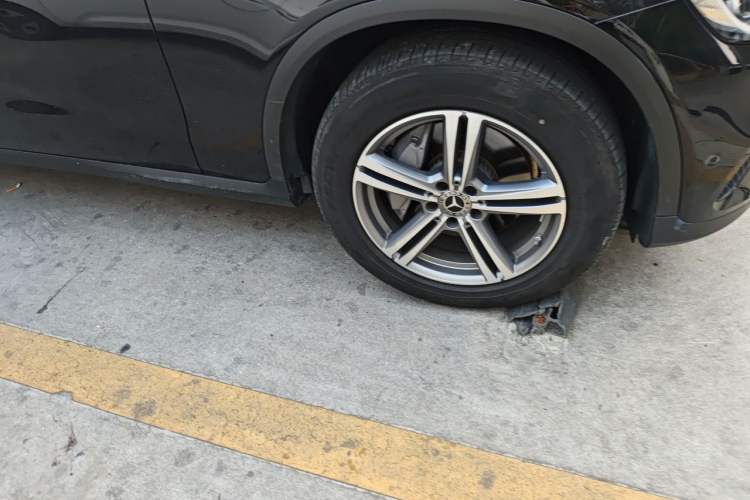 Used Mercedes-Benz GLC 2020 Facelifted GLC 260 L 4MATIC Dynamic Edition Right Front Wheel Hub