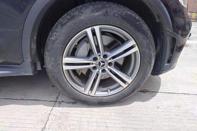 Used Mercedes-Benz GLC 2020 GLC 260 L 4MATIC Luxury Model Right Front Wheel Hub