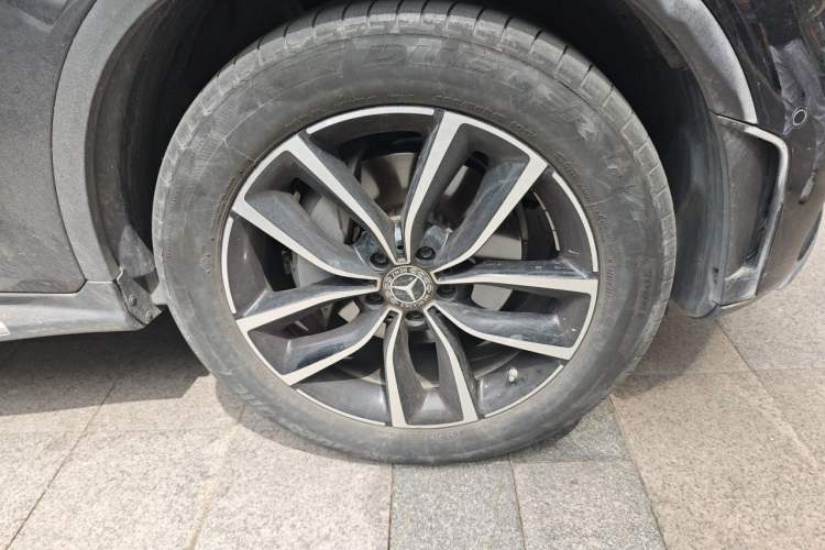 Used Mercedes-Benz GLC 2020 Facelift GLC 260 L 4MATIC Luxury Edition Right Front Wheel Hub