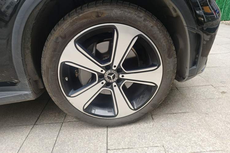 Used Mercedes-Benz GLC 2020 GLC 300 L 4MATIC Luxury Model Right Front Wheel Hub