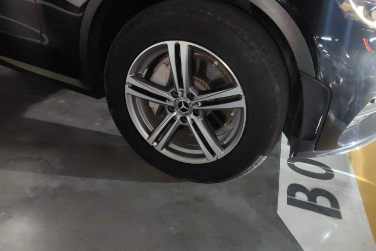 Used Mercedes-Benz GLC 2020 GLC 260 L 4MATIC Luxury Model Right Front Wheel Hub