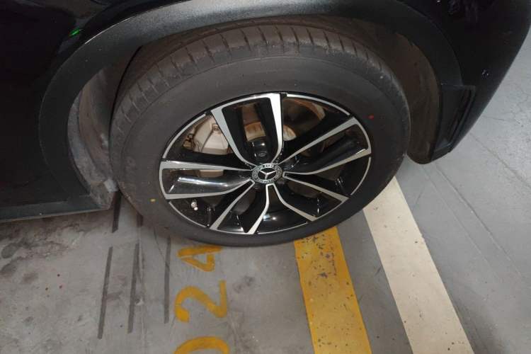 Used Mercedes-Benz GLC 2020 Facelift GLC 260 L 4MATIC Luxury Edition Right Front Wheel Hub