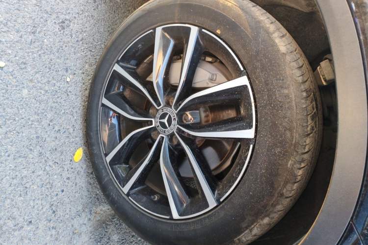 Used Mercedes-Benz GLC 2020 Facelift GLC 300 L 4MATIC Dynamic Edition Right Front Wheel Hub