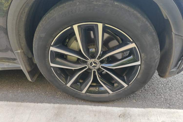 Used Mercedes-Benz GLC 2020 Facelift GLC 300 L 4MATIC Dynamic Edition Right Front Wheel Hub