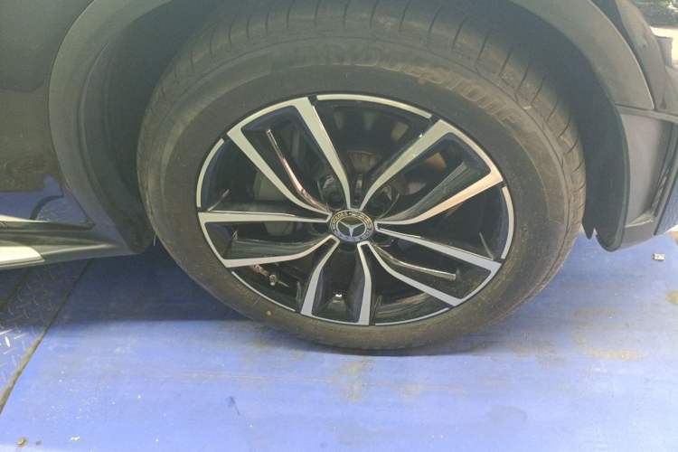 Used Mercedes-Benz GLC 2020 GLC 300 L 4MATIC Dynamic Edition Right Front Wheel Hub