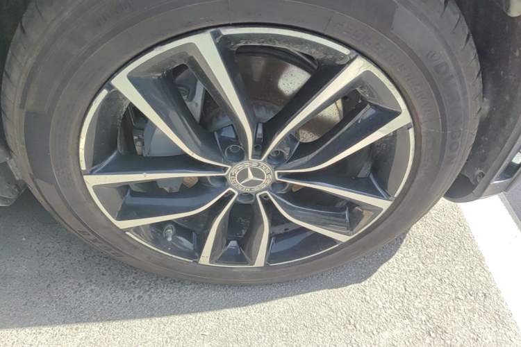 Used Mercedes-Benz GLC 2020 Facelift GLC 260 L 4MATIC Luxury Edition Right Front Wheel Hub