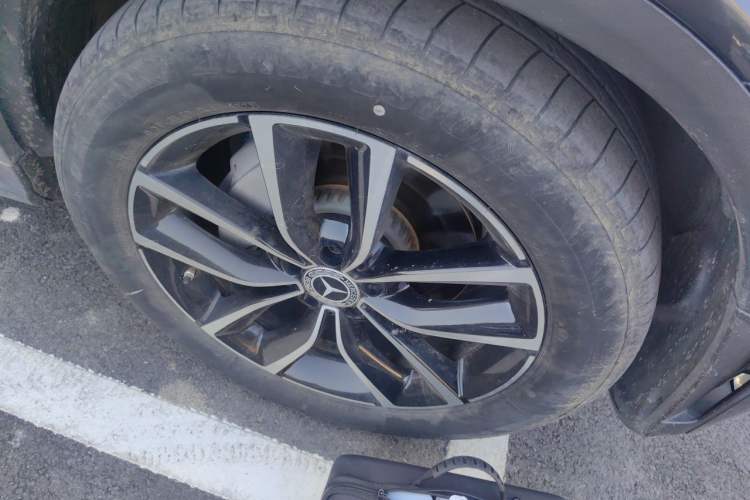 Used Mercedes-Benz GLC 2020 Facelift GLC 260 L 4MATIC Luxury Edition Right Front Wheel Hub