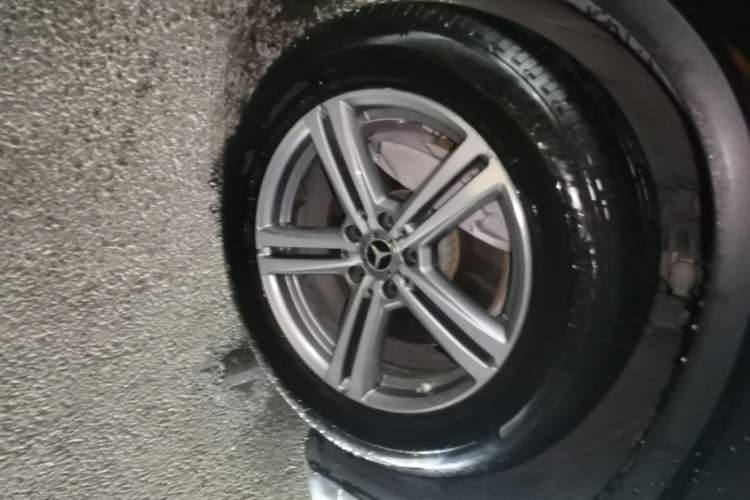 Used Mercedes-Benz GLC 2020 Facelift GLC 260 L 4MATIC Luxury Edition Right Front Wheel Hub