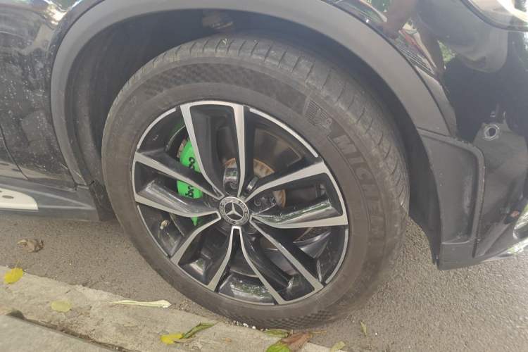 Used Mercedes-Benz GLC 2020 Facelift GLC 260 L 4MATIC Luxury Edition Right Front Wheel Hub
