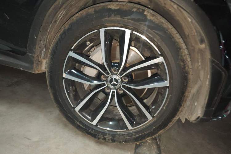 Used Mercedes-Benz GLC 2020 Facelift GLC 260 L 4MATIC Luxury Edition Right Front Wheel Hub