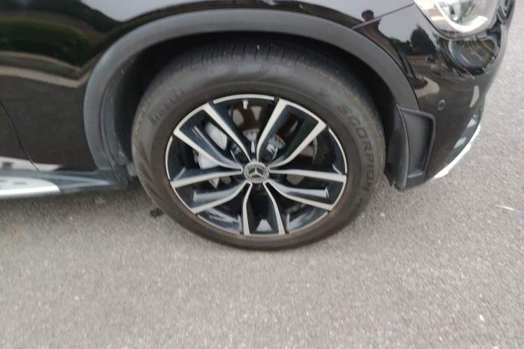 Used Mercedes-Benz GLC 2020 GLC 300 L 4MATIC Dynamic Edition Right Front Wheel Hub