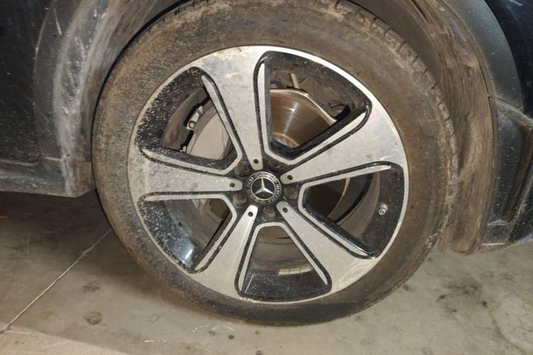 Used Mercedes-Benz GLC 2020 GLC 300 L 4MATIC Luxury Model Right Front Wheel Hub
