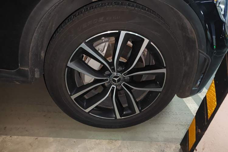 Used Mercedes-Benz GLC 2020 Facelift GLC 300 L 4MATIC Dynamic Edition Right Front Wheel Hub