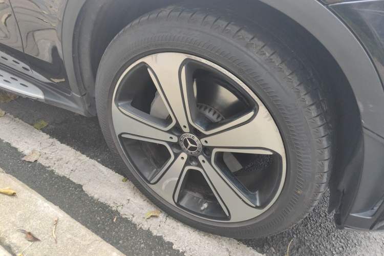 Used Mercedes-Benz GLC 2020 GLC 300 L 4MATIC Luxury Model Right Front Wheel Hub