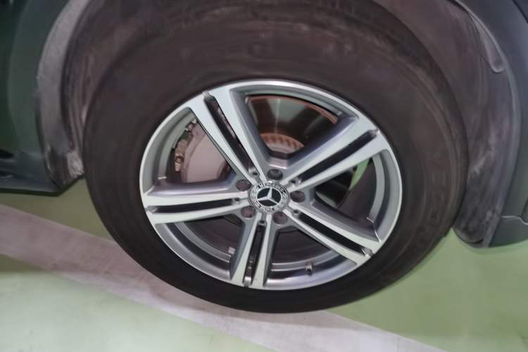 Used Mercedes-Benz GLC 2020 Facelifted GLC 260 L 4MATIC Dynamic Edition Right Front Wheel Hub