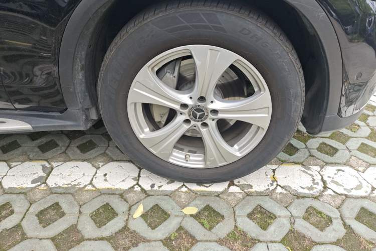 Used Mercedes-Benz GLC 2020 Facelifted GLC 260 L 4MATIC Dynamic Edition Right Front Wheel Hub