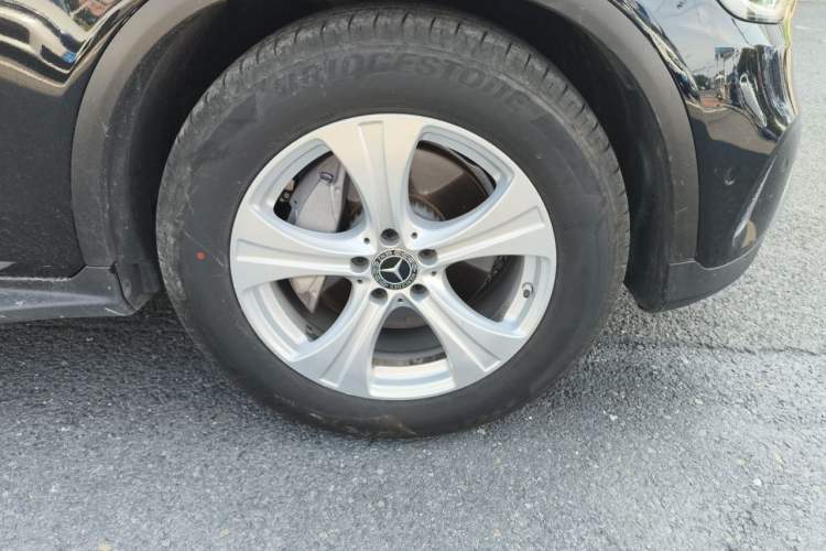 Used Mercedes-Benz GLC 2020 Facelifted GLC 260 L 4MATIC Dynamic Edition Right Front Wheel Hub