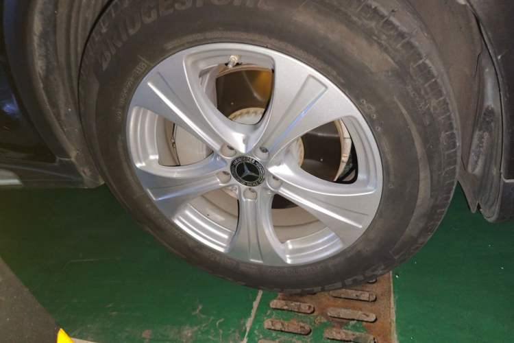 Used Mercedes-Benz GLC 2020 Facelifted GLC 260 L 4MATIC Dynamic Edition Right Front Wheel Hub