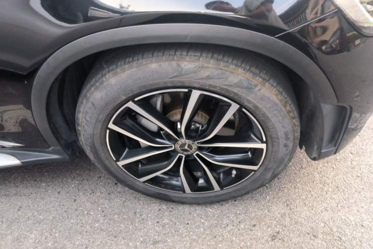 Used Mercedes-Benz GLC 2020 Facelift GLC 300 L 4MATIC Dynamic Edition Right Front Wheel Hub