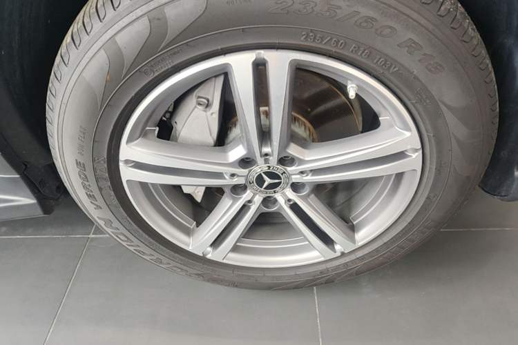 Used Mercedes-Benz GLC 2020 Facelifted GLC 260 L 4MATIC Dynamic Edition Right Front Wheel Hub