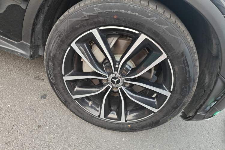 Used Mercedes-Benz GLC 2020 GLC 300 L 4MATIC Dynamic Edition Right Front Wheel Hub