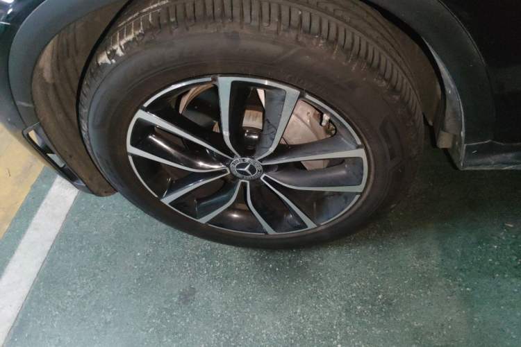 Used Mercedes-Benz GLC 2020 GLC 300 L 4MATIC Dynamic Edition Right Front Wheel Hub
