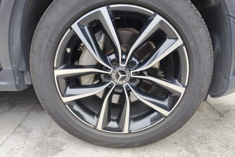 Used Mercedes-Benz GLC 2020 Facelift GLC 260 L 4MATIC Luxury Edition Right Front Wheel Hub