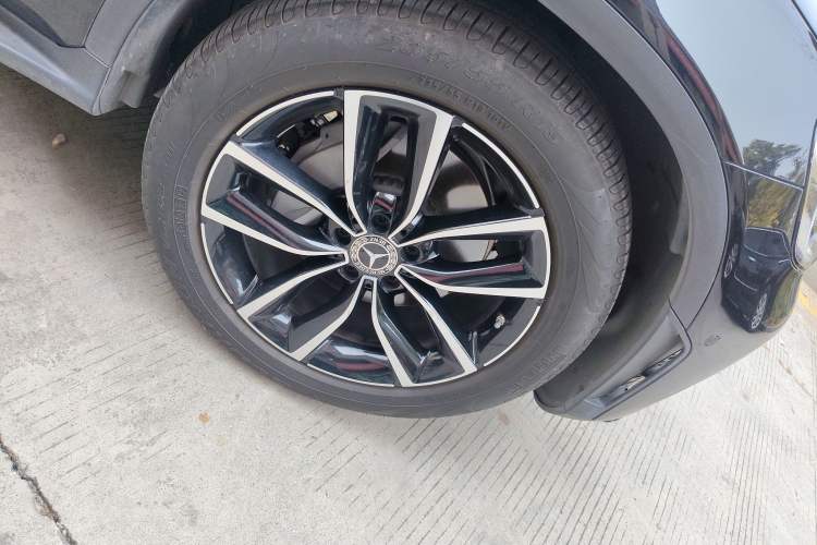 Used Mercedes-Benz GLC 2020 Facelift GLC 300 L 4MATIC Dynamic Edition Right Front Wheel Hub