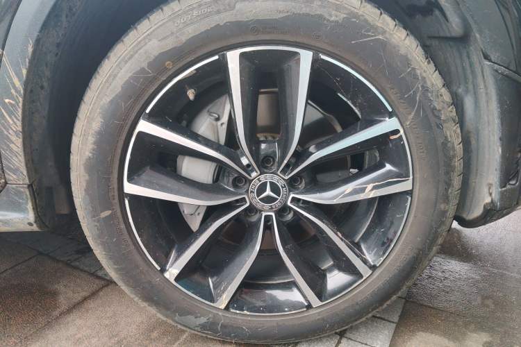 Used Mercedes-Benz GLC 2020 Facelift GLC 300 L 4MATIC Dynamic Edition Right Front Wheel Hub