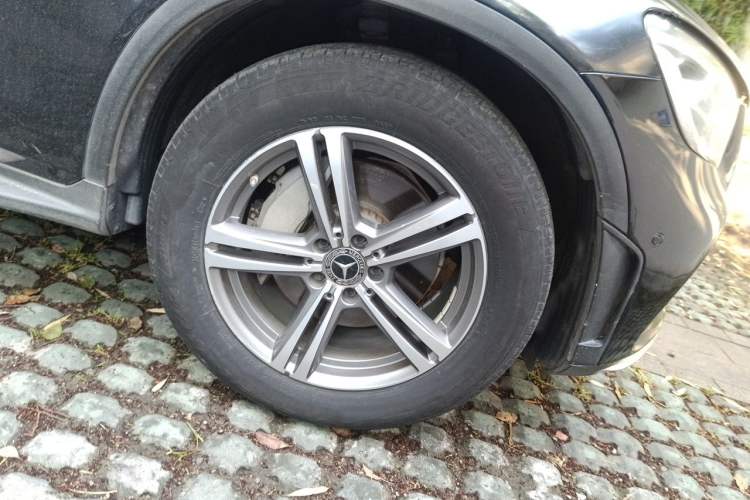 Used Mercedes-Benz GLC 2020 GLC 260 L 4MATIC Luxury Model Right Front Wheel Hub