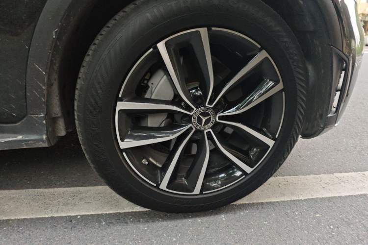 Used Mercedes-Benz GLC 2020 Facelift GLC 260 L 4MATIC Luxury Edition Right Front Wheel Hub
