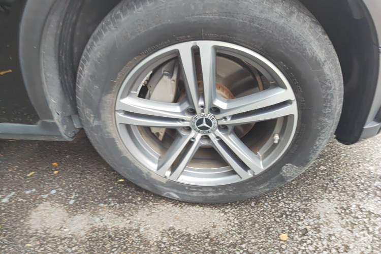Used Mercedes-Benz GLC 2020 GLC 260 L 4MATIC Luxury Model Right Front Wheel Hub