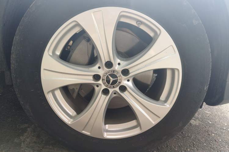 Used Mercedes-Benz GLC 2020 Facelifted GLC 260 L 4MATIC Dynamic Edition Right Front Wheel Hub