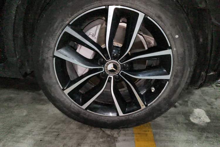 Used Mercedes-Benz GLC 2020 Facelift GLC 260 L 4MATIC Luxury Edition Right Front Wheel Hub
