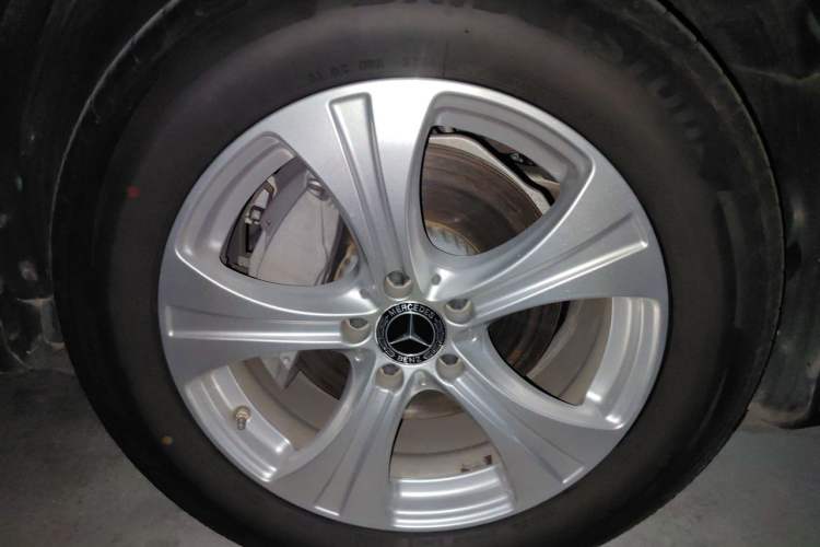 Used Mercedes-Benz GLC 2020 Facelifted GLC 260 L 4MATIC Dynamic Edition Right Front Wheel Hub